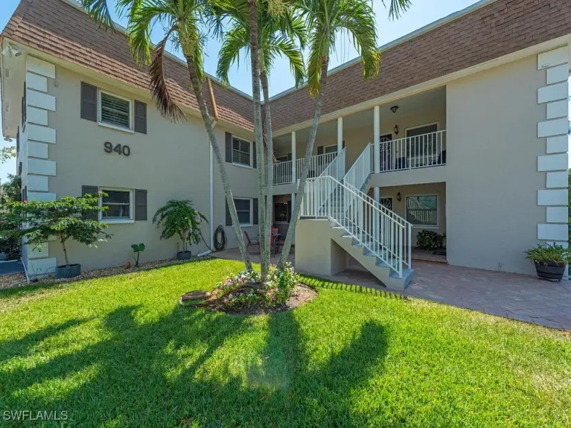 Picture of 940 3Rd St S 104, Naples FL 34102