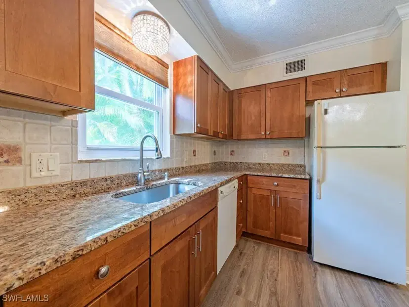 Picture of 940 3Rd St S 104, Naples FL 34102