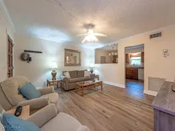 Picture of 940 3Rd St S 104, Naples, FL 34102
