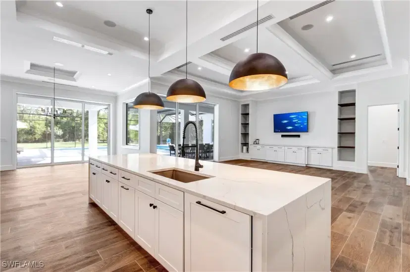 Picture of 5881 Sea Grass Ln, Naples FL 34116