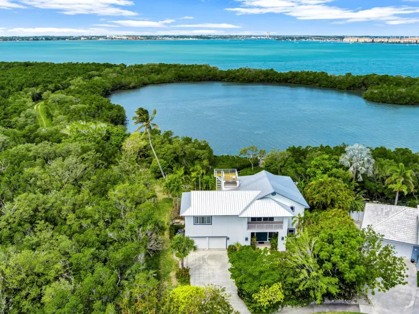 Picture of 1700 Coconut Dr, Fort Pierce FL 34949