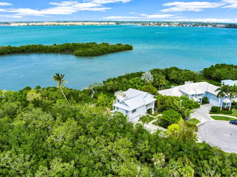 Picture of 1700 Coconut Dr, Fort Pierce FL 34949