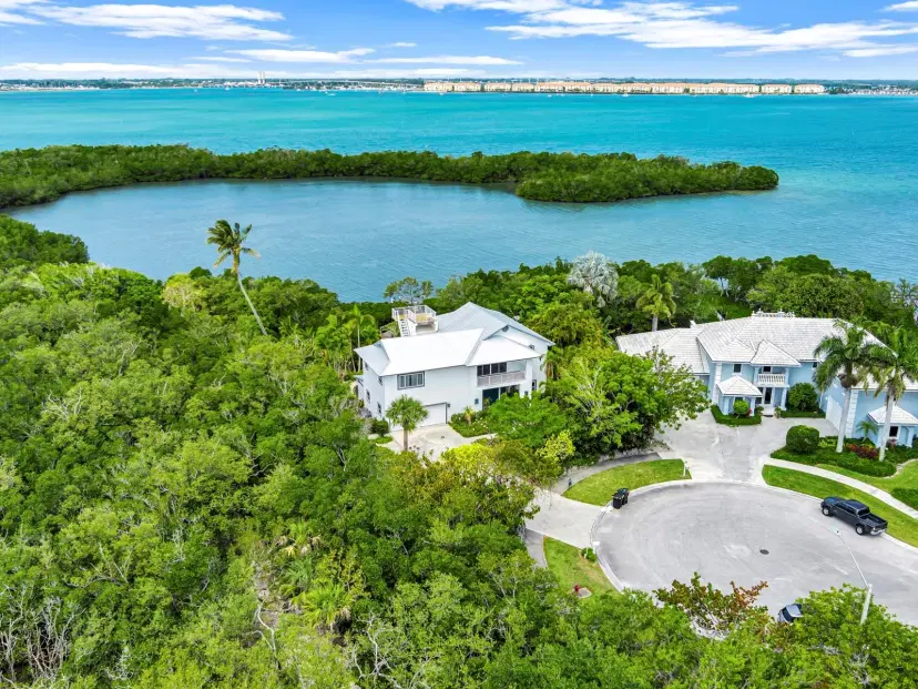 Picture of 1700 Coconut Dr, Fort Pierce FL 34949