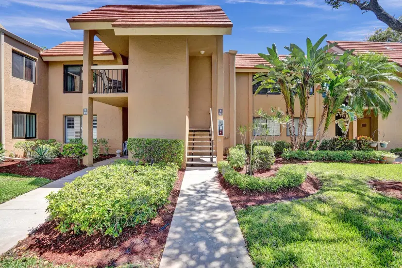 Picture of 11172 Green Lake Drive 203, Boynton Beach FL 33437