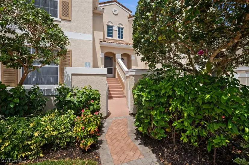 Picture of 8370 Excalibur Cir J4, Naples FL 34108