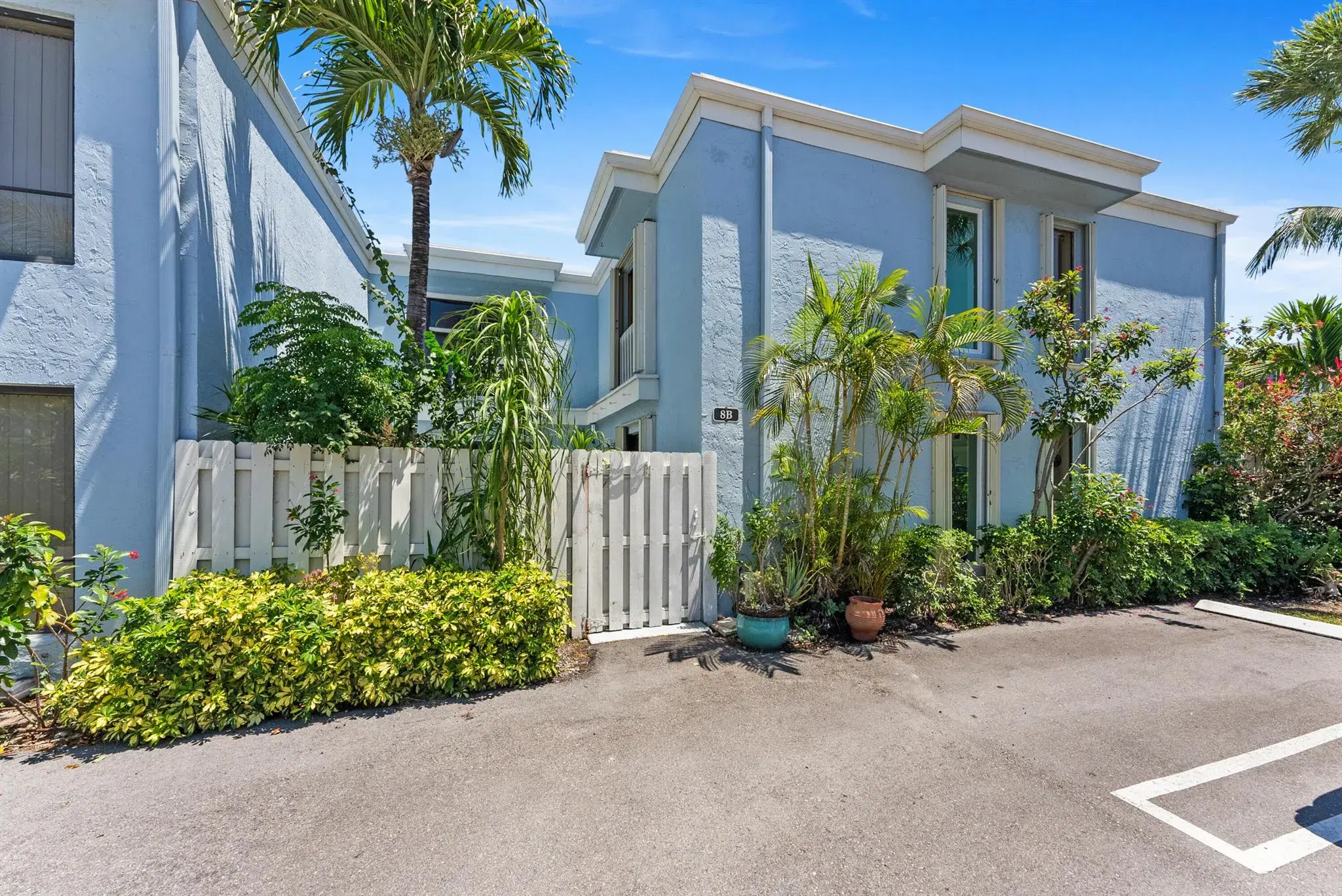 Picture of 1010 NE 8Th Avenue 8B, Delray Beach, FL 33483