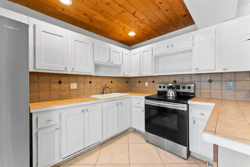 Picture of 1010 NE 8Th Avenue 8B, Delray Beach FL 33483