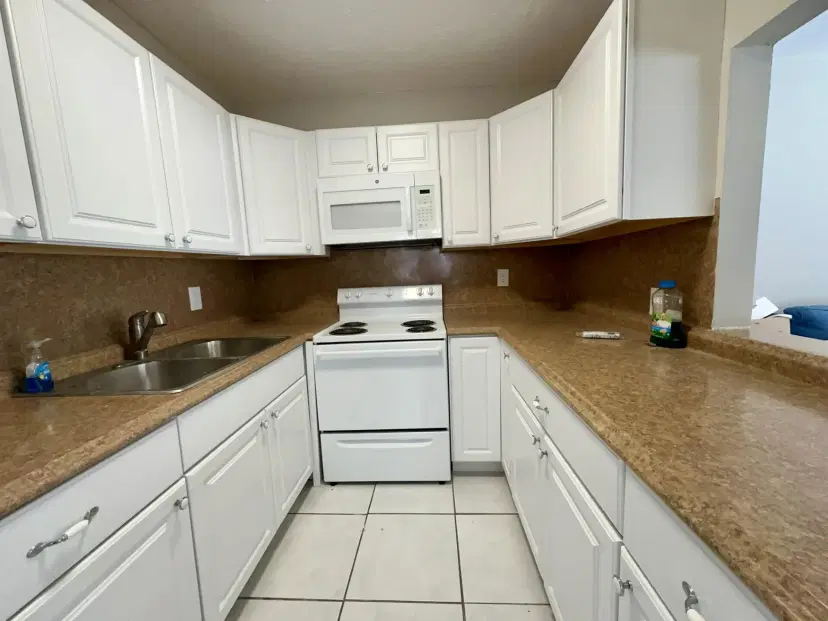 Picture of 165 Coventry G, West Palm Beach FL 33417
