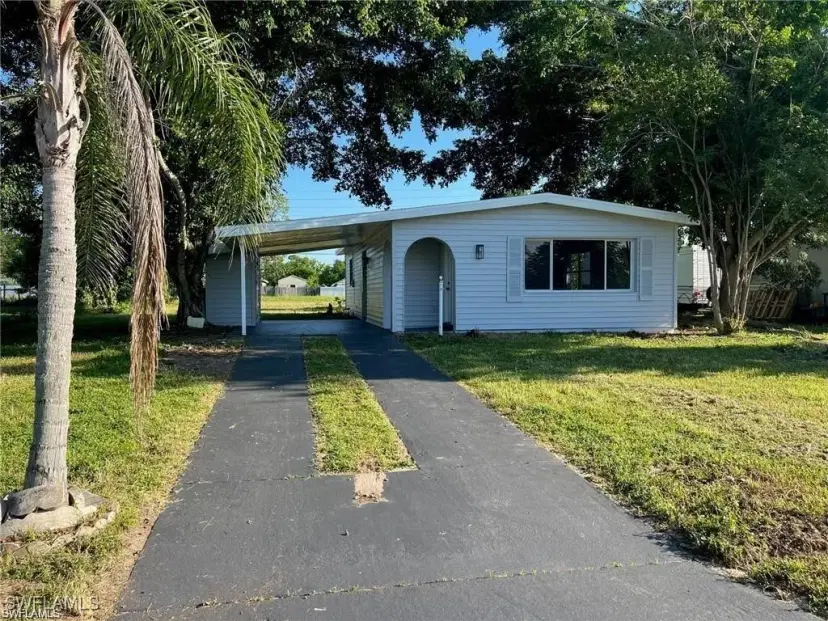 Picture of 1109 Gifford Ave N, Lehigh Acres FL 33936