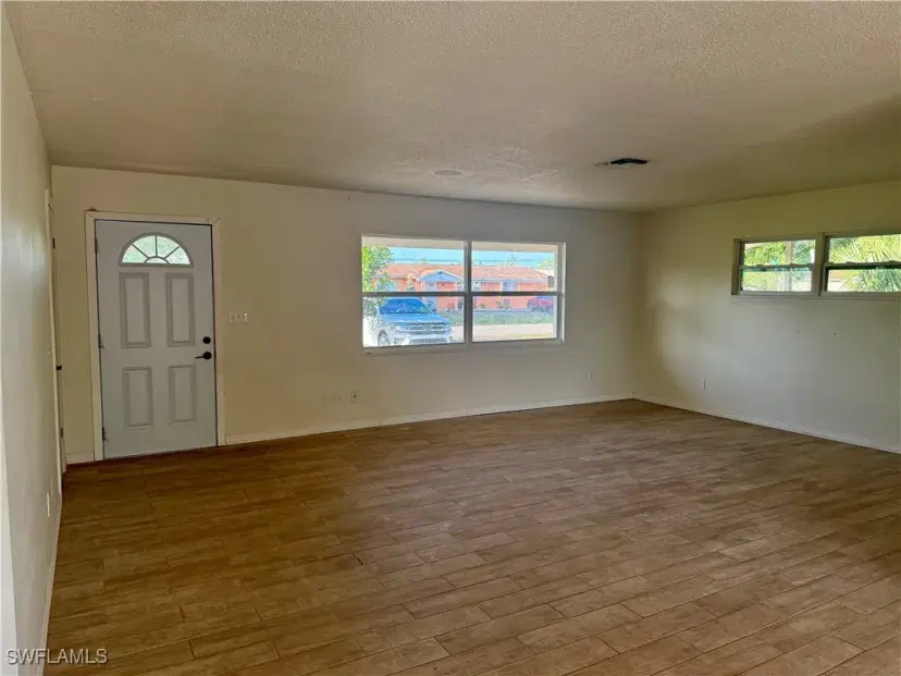 Picture of 1523 Markdale St E, Lehigh Acres FL 33936
