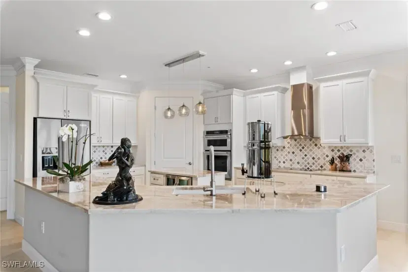 Picture of 18580 Sandalwood Pointe 101, Fort Myers FL 33908