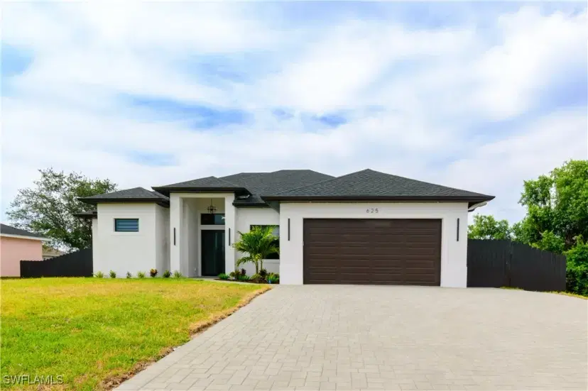 Picture of 625 Kismet Pkwy E, Cape Coral FL 33909