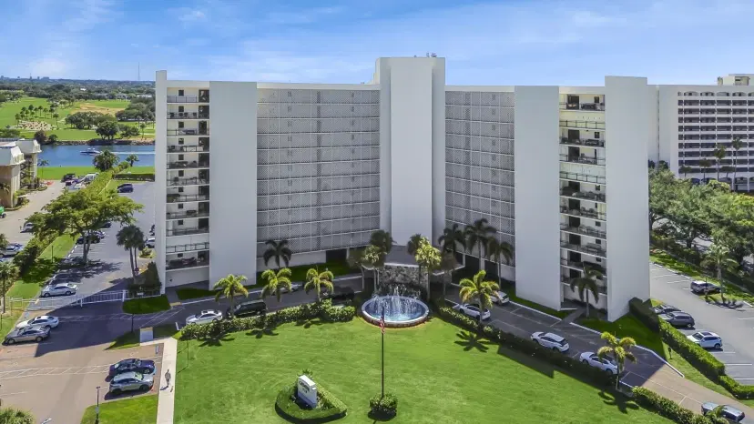 Picture of 336 Golfview Road 406, North Palm Beach FL 33408
