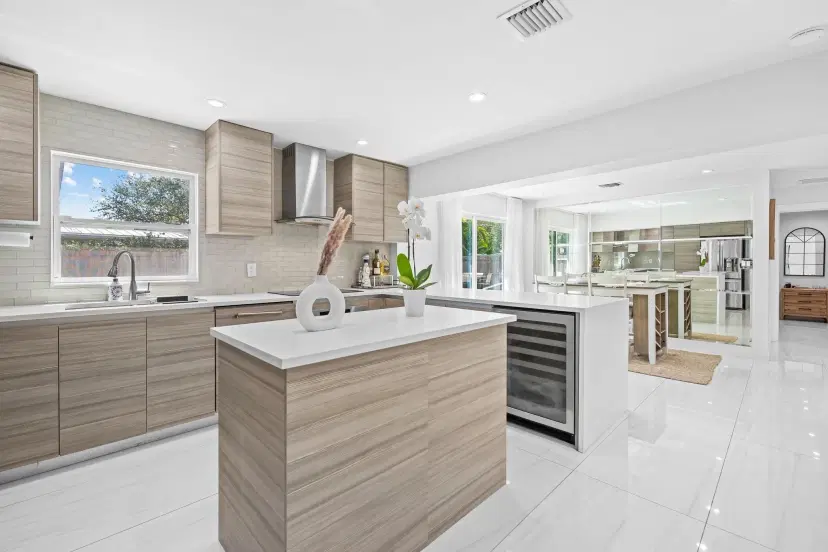 Picture of 2830 NE 11Th Ave, Pompano Beach FL 33064