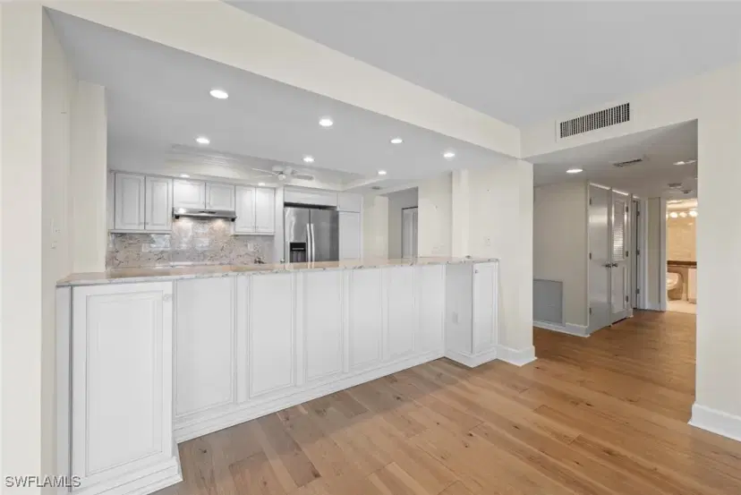 Picture of 1605 Middle Gulf Dr 105, Sanibel FL 33957