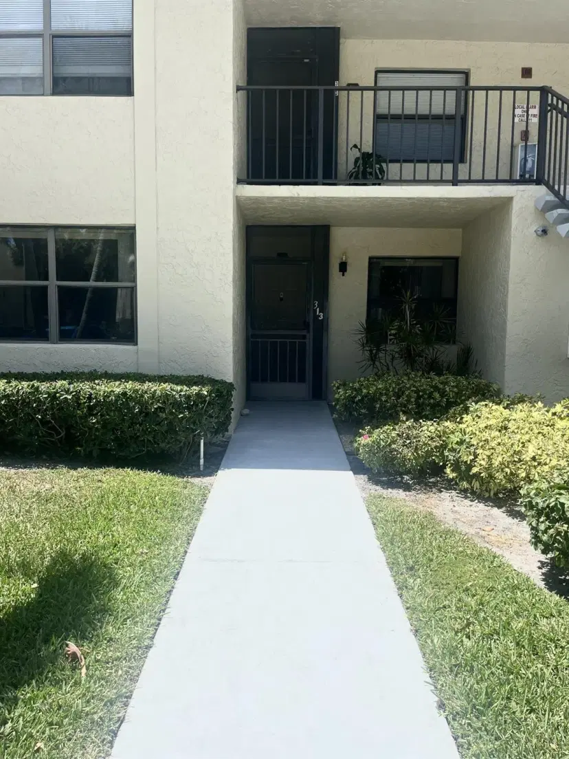 Picture of 3529 Englewood Drive 313, Lake Worth FL 33467