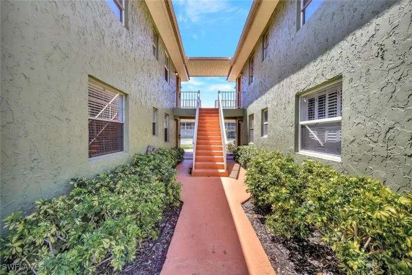 Picture of 1400 Pompei Ln 49, Naples FL 34103