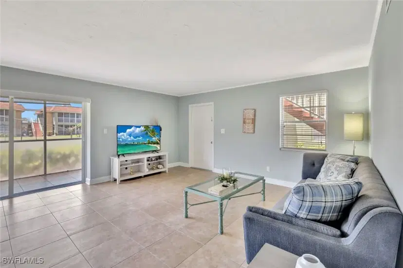 Picture of 1400 Pompei Ln 49, Naples FL 34103