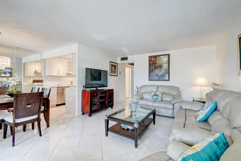 Picture of 2070 Guildford D, Boca Raton FL 33434