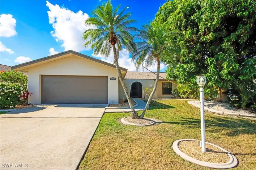 Picture of 9753 Foxglove Cir, Fort Myers FL 33919