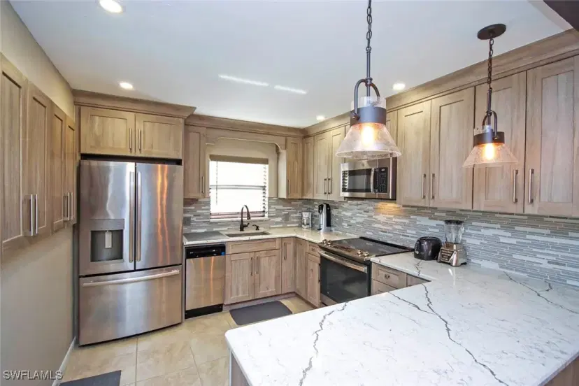 Picture of 9753 Foxglove Cir, Fort Myers FL 33919