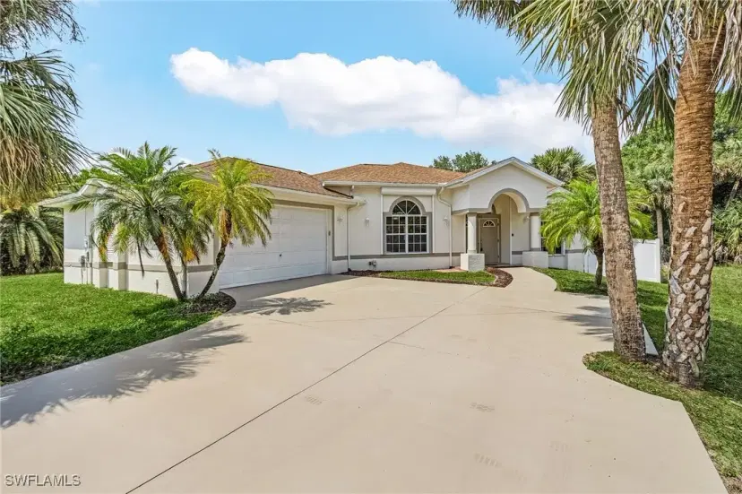 Picture of 511 North Ave, Lehigh Acres FL 33972