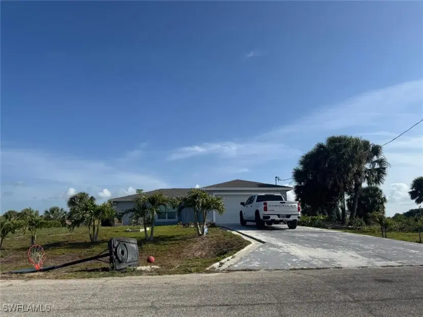 Picture of 1046 Saturn Ct, Labelle FL 33945