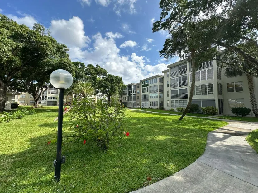 Picture of 2999 NW 48Th Ave 351, Lauderdale Lakes FL 33313