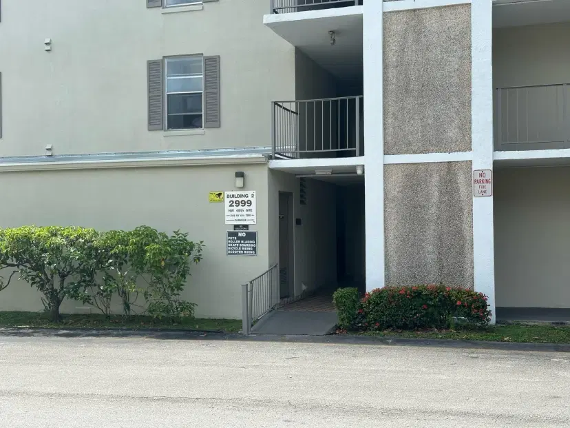 Picture of 2999 NW 48Th Ave 351, Lauderdale Lakes FL 33313