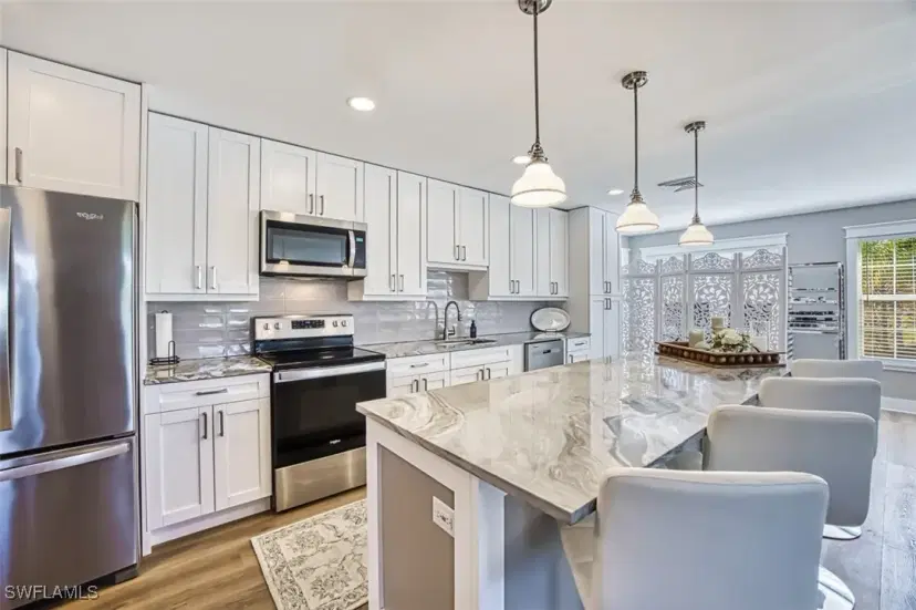 Picture of 13520 Stratford Place Cir 201, Fort Myers FL 33919