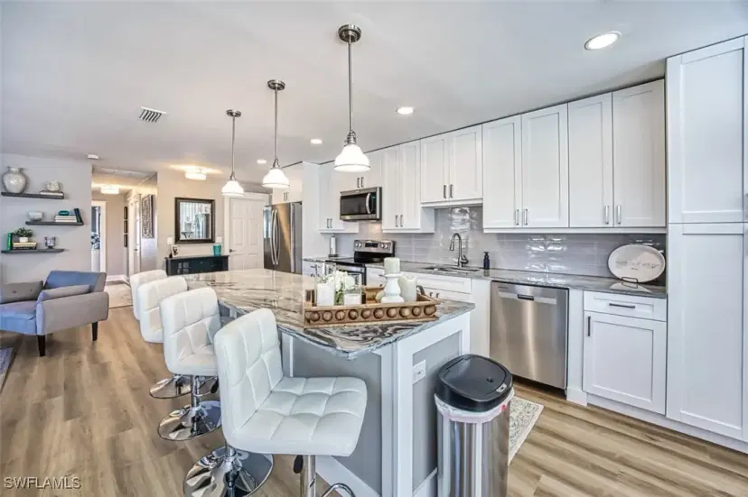 Picture of 13520 Stratford Place Cir 201, Fort Myers FL 33919