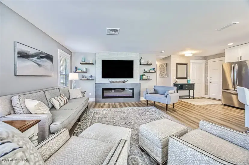 Picture of 13520 Stratford Place Cir 201, Fort Myers FL 33919