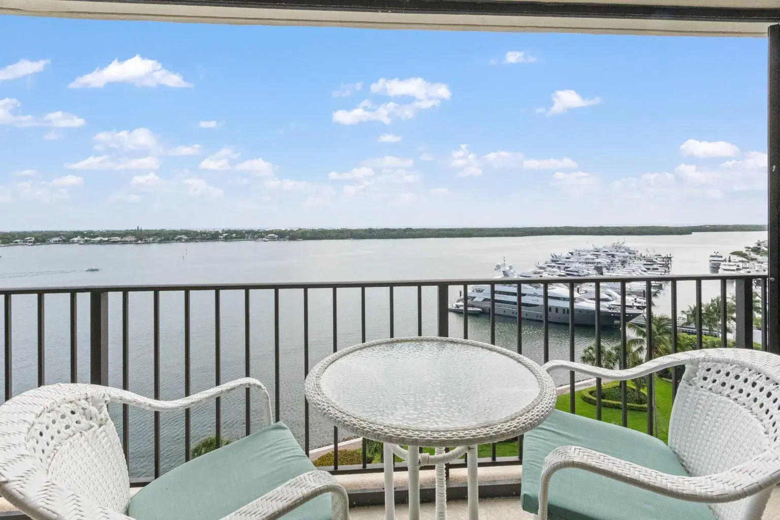 Picture of 124 Lakeshore Drive 1028, North Palm Beach, FL 33408