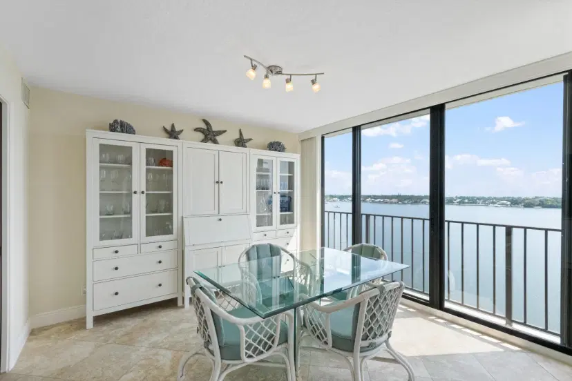 Picture of 124 Lakeshore Drive 1028, North Palm Beach FL 33408