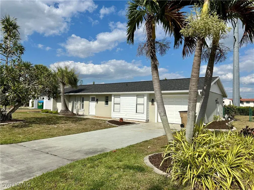 Picture of 4709 SW Santa Barbara Pl, Cape Coral, FL 33914