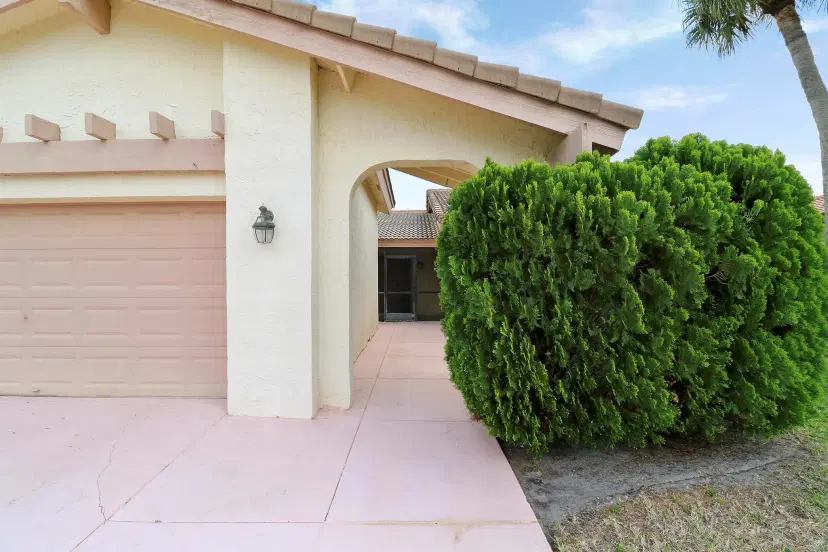 Picture of 5695 Lakeview Mews Drive, Boynton Beach FL 33437