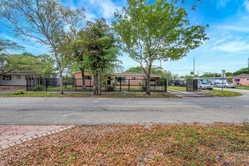 Picture of 1340 NW 181St St, Miami FL 33169