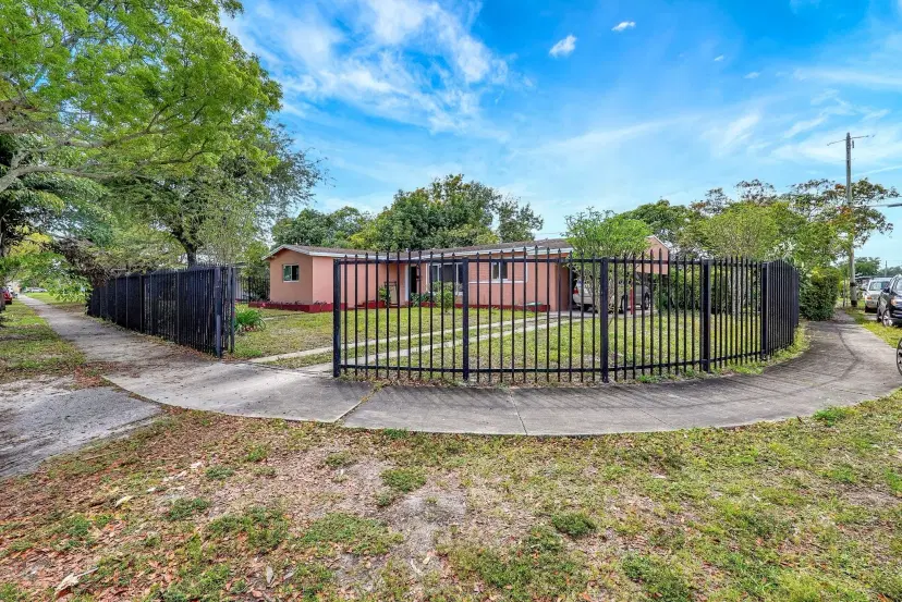 Picture of 1340 NW 181St St, Miami FL 33169