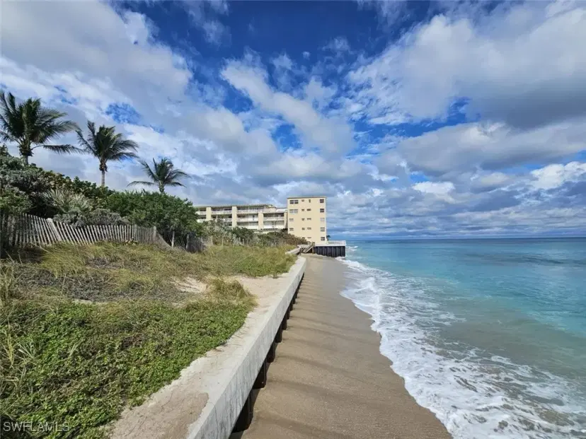 Picture of 4500 S Ocean Blvd 309, South Palm Beach FL 33480
