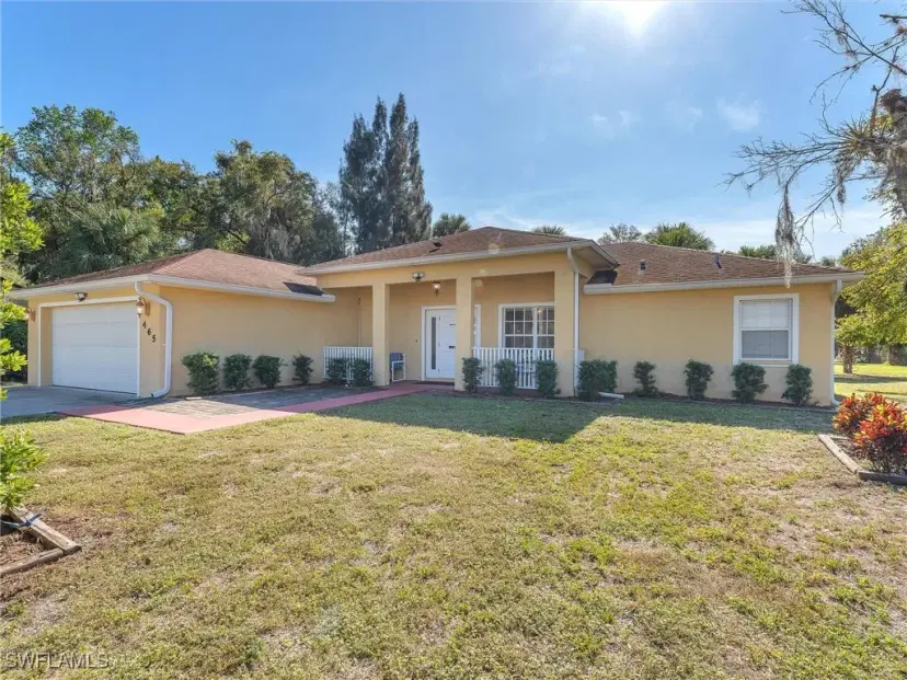 Picture of 465 2Nd Ave, Labelle FL 33935