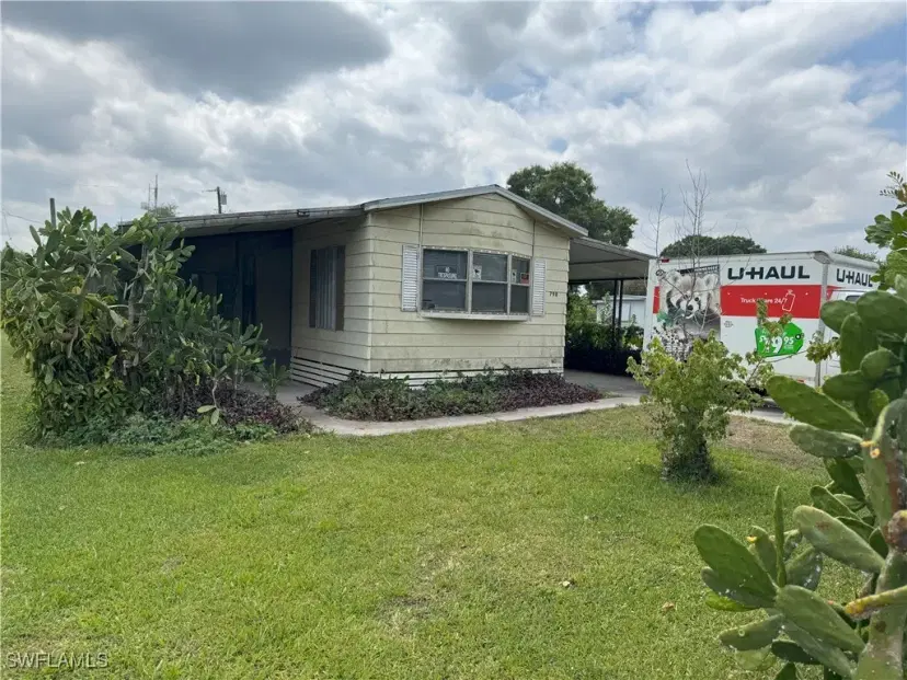 Picture of 798 Avenue E Nw, Moore Haven FL 33471