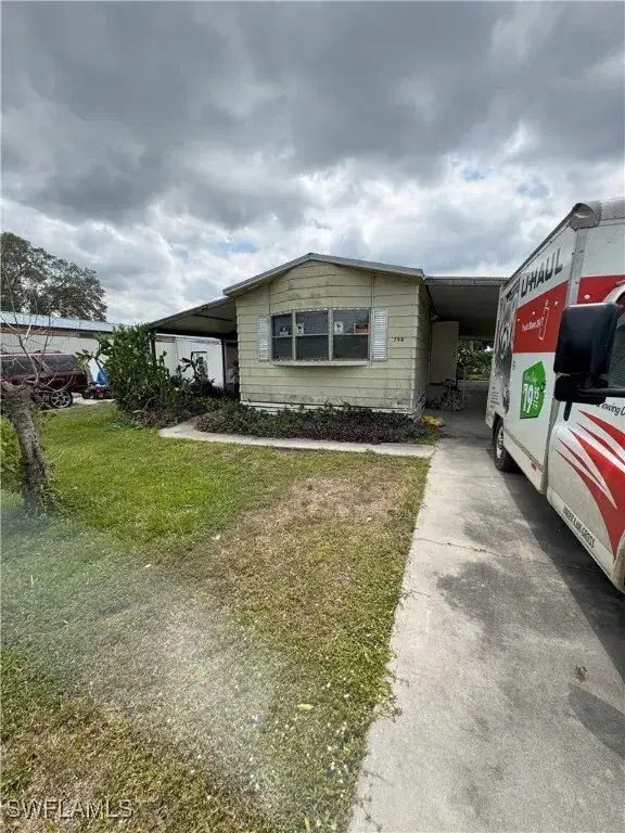 Picture of 798 Avenue E Nw, Moore Haven FL 33471