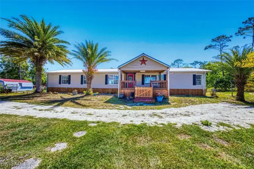 Picture of 1216 Pine Ave, Labelle FL 33935