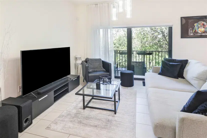 Picture of 10473 NW 82 St 9, Doral FL 33178