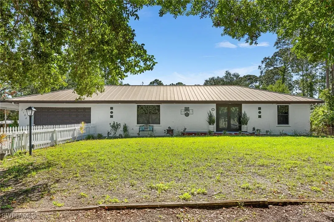 Picture of 2104 Wellington Ave, Alva, FL 33920