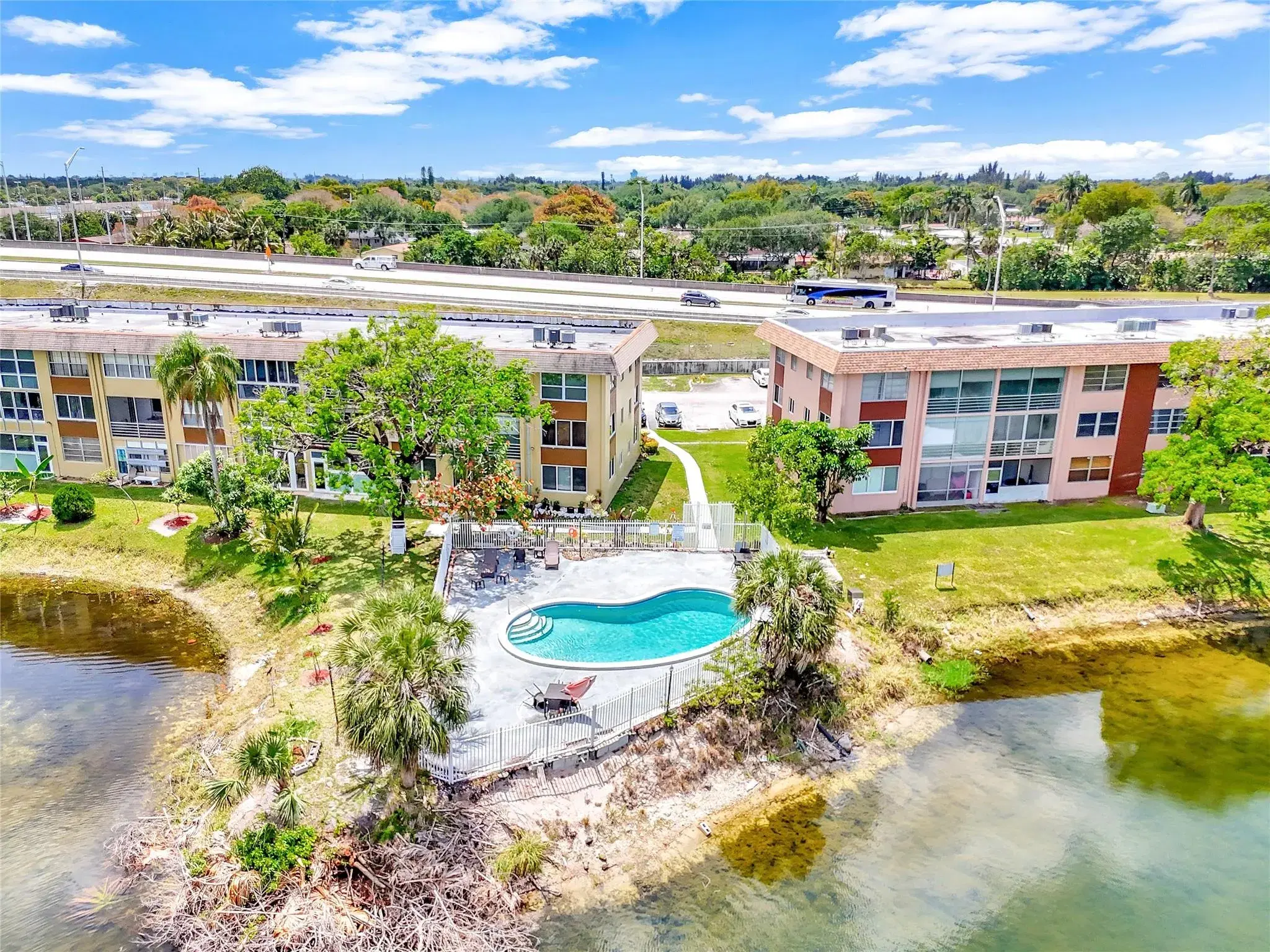 Picture of 5320 NW 11Th St 105, Lauderhill, FL 33313
