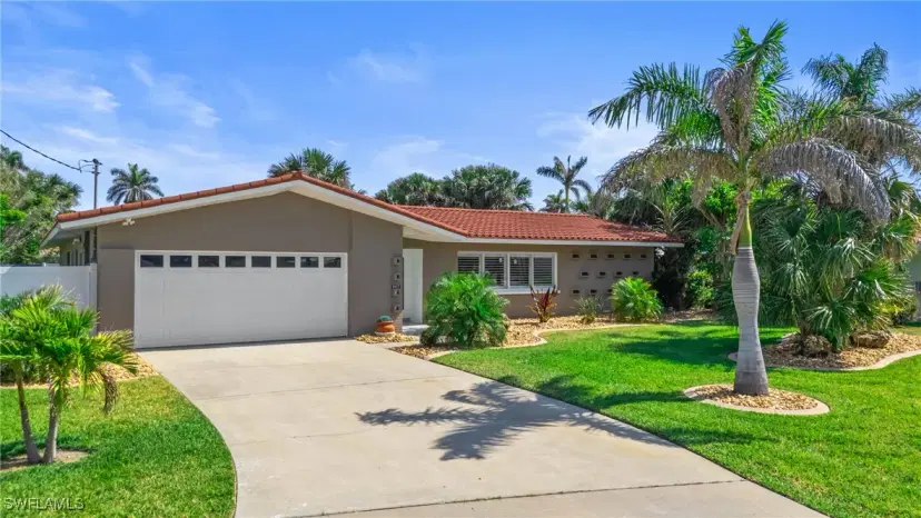 Picture of 1017 Dolphin Dr, Cape Coral FL 33904