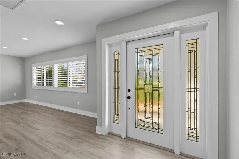 Picture of 1017 Dolphin Dr, Cape Coral FL 33904