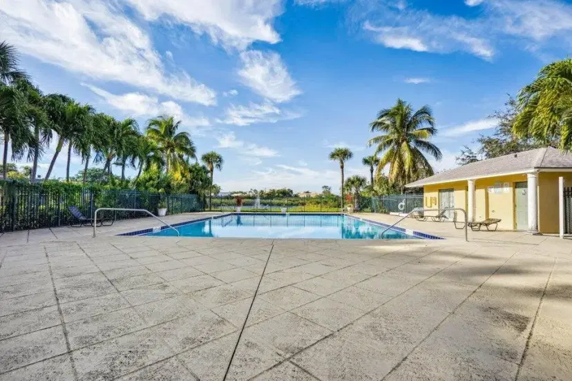 Picture of 1626 Meadows Circle W 1626, Boynton Beach FL 33436
