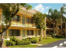 Picture of 1626 Meadows Circle W 1626, Boynton Beach, FL 33436